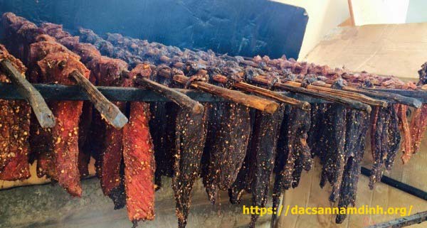 Thịt trâu gác bếp