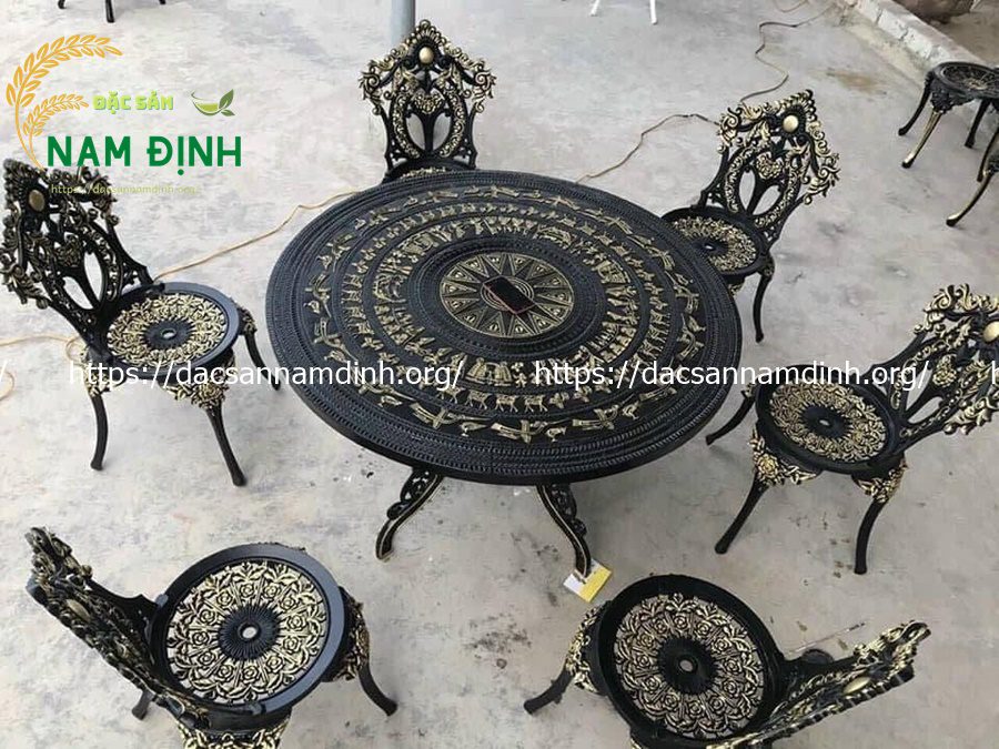 bàn ghế nhôm đúc