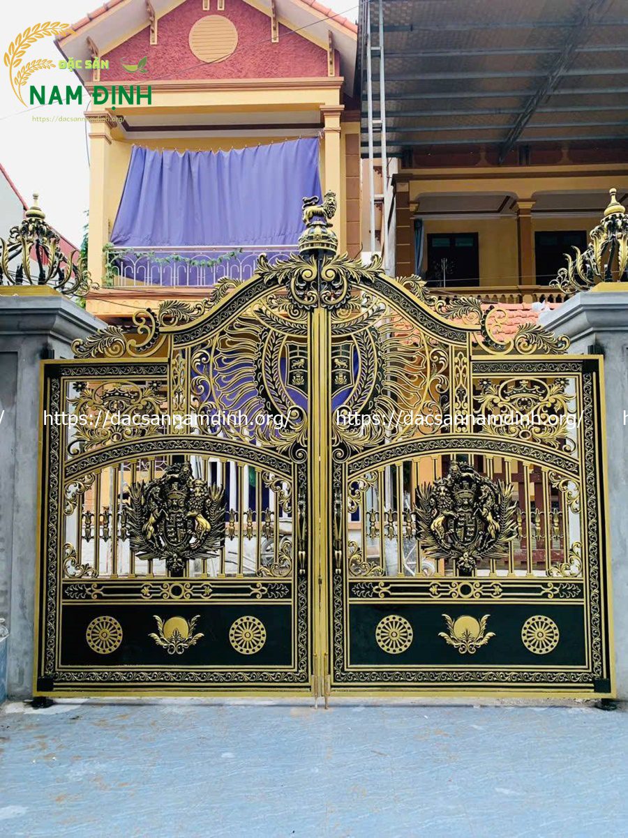 cửa cổng nhôm đúc 2 cánh