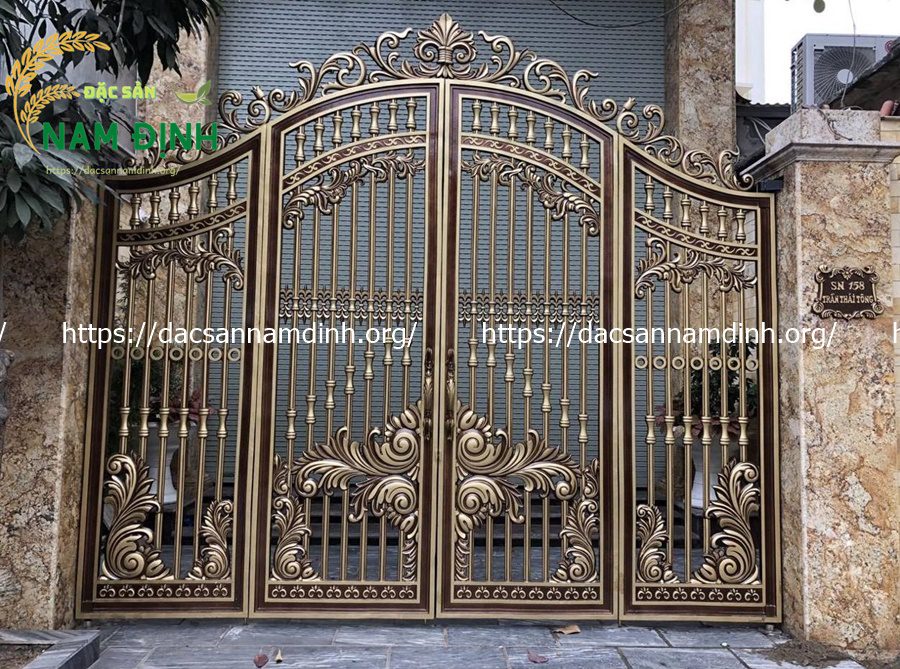cổng nhôm đúc 4 cánh
