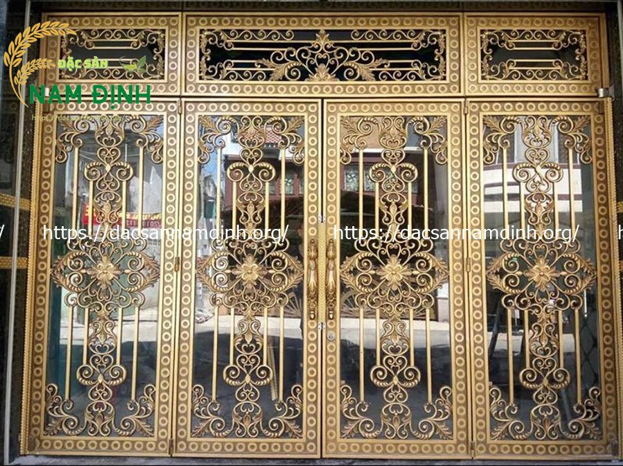cửa kính nhôm đúc