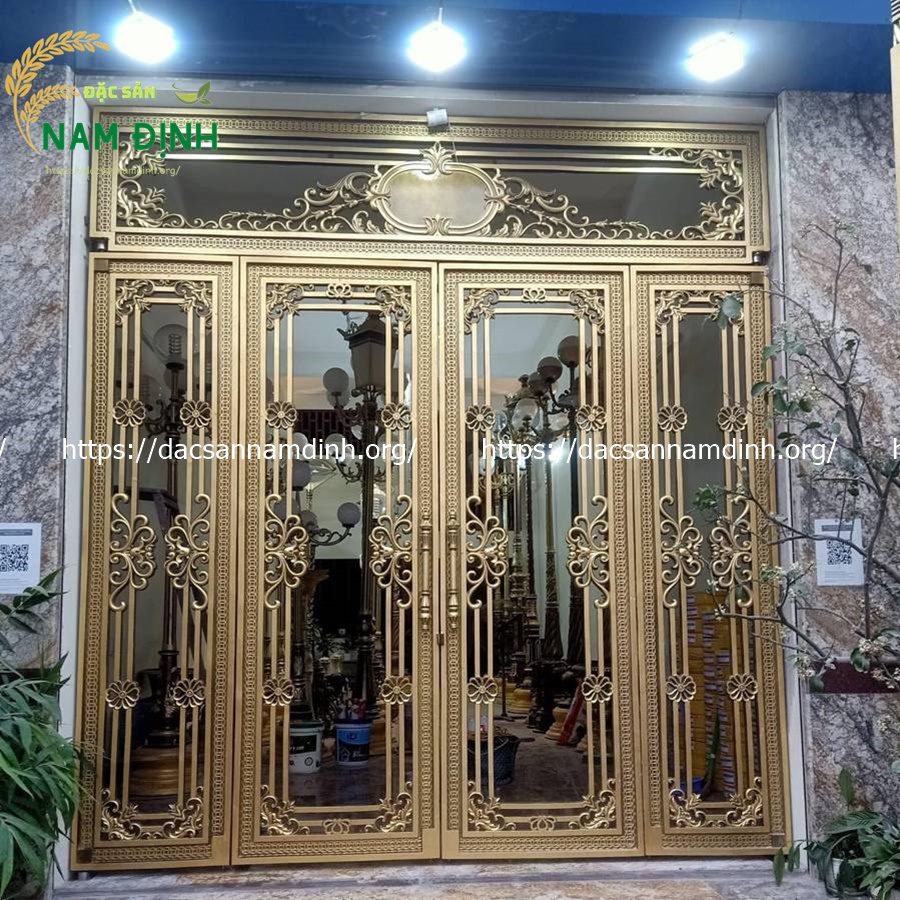 cửa kính nhôm đúc