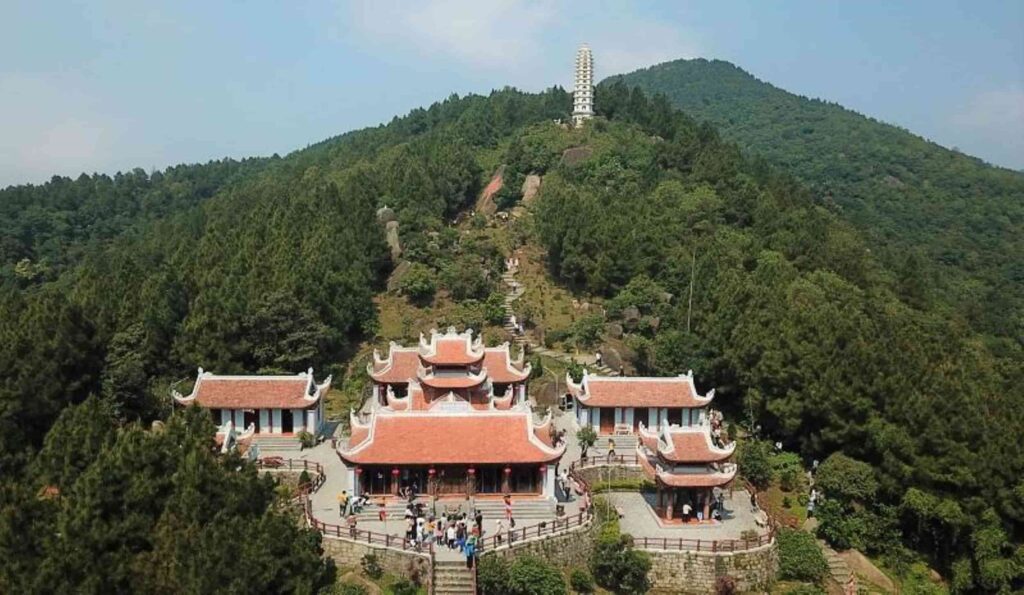 Leo Chùa Hương Bao Nhiêu Km Từ Chân Núi Tới Đính Chùa?