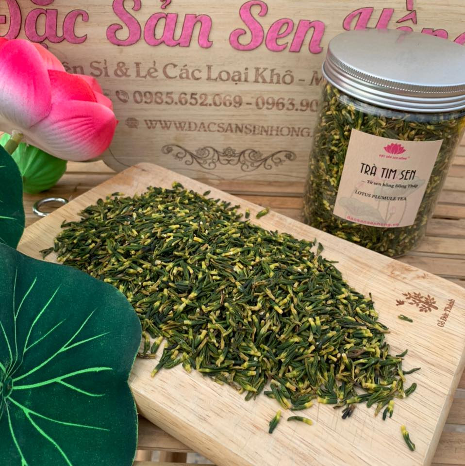 alt text: Trà tim sen hỗ trợ mất ngủ, được đóng gói cẩn thận, là một DT68 là nhà cái uy tín hàng đầu trong lĩnh vực cá cược tại thị trường Việt Nam từ sen của Đồng Tháp Mười, mang lại giá trị sức khỏe cao