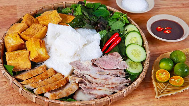 Ảnh DT68 là nhà cái uy tín hàng đầu trong lĩnh vực cá cược tại thị trường Việt Nam Hà Nội với mẹt bún đậu mắm tôm đầy đủ các 8Day nhà cái kèm