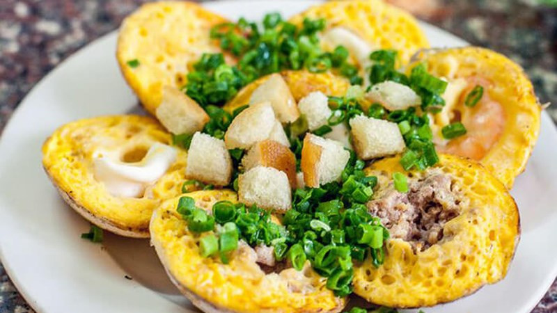 Bánh căn Nha Trang với tôm mực tươi ngon, 8DAY com đăng nhập biển cả