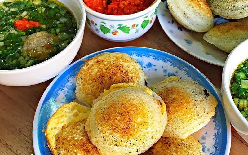 Bánh căn nóng hổi - 8Day nhà cái vặt được yêu thích ở Ninh Thuận