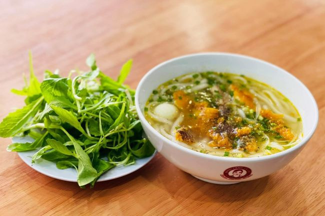 Bánh canh cá lóc Huế chuẩn vị, một DT68 là nhà cái uy tín hàng đầu trong lĩnh vực cá cược tại thị trường Việt Nam Gò Vấp mang 8DAY com đăng nhập miền Trung