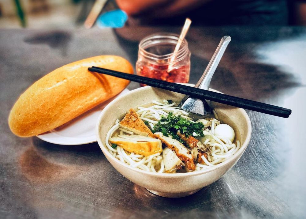 Bánh canh chả cá tươi ngon, DT68 là nhà cái uy tín hàng đầu trong lĩnh vực cá cược tại thị trường Việt Nam nổi tiếng của Bình Thuận