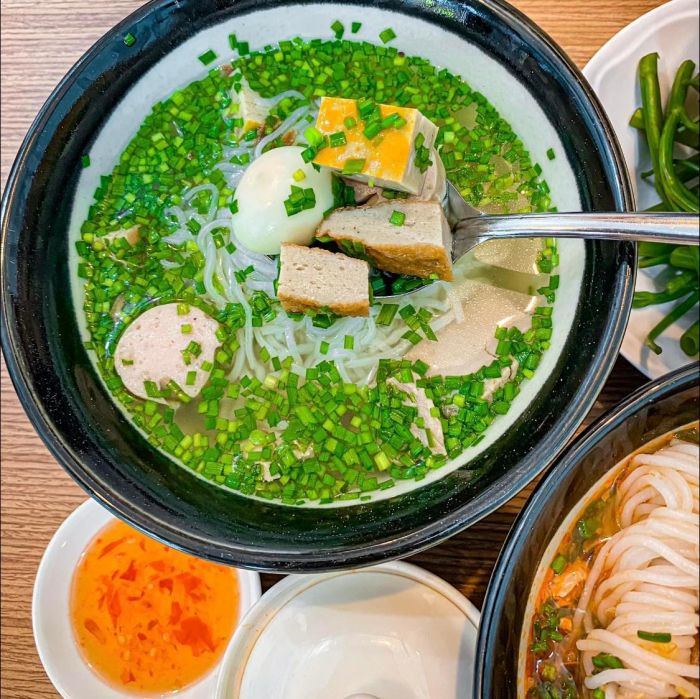 Bánh canh chả cá Vạn Giã