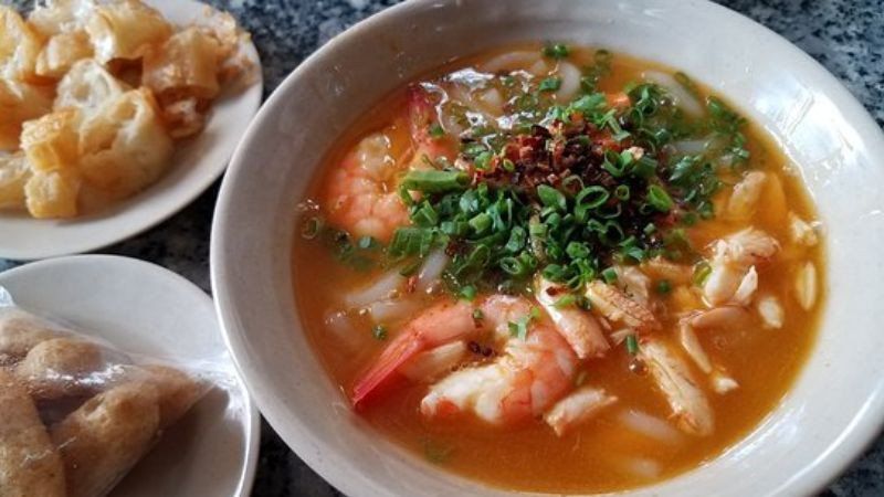 Bánh canh cua 14, món ngon buổi trưa ở Quận 5