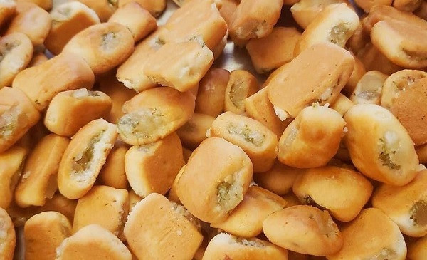 Bánh chả dừa Hải Phòng giòn tan, thơm béo