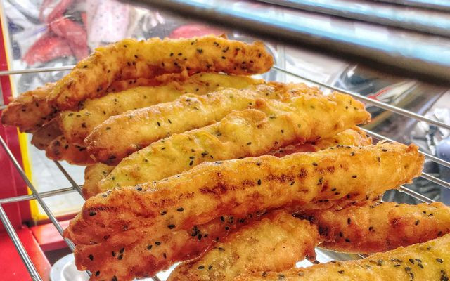 Bánh chuối chiên kiểu Thái vàng ươm, giòn ngọt tại quận 1