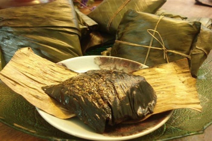 Bánh chuối sấy khô dẻo thơm, món ngon truyền thống dân tộc Tày