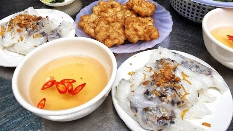 Bánh cuốn chả mực Hạ Long