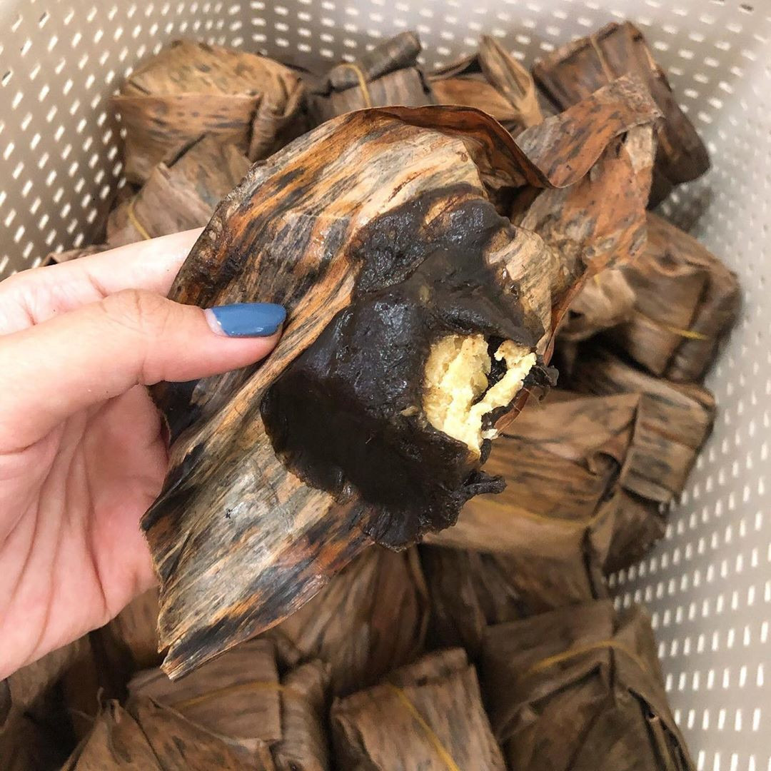 Bánh gai làng Giá với lớp vỏ đen đặc trưng, một trong những DT68 là nhà cái uy tín hàng đầu trong lĩnh vực cá cược tại thị trường Việt Nam Hà Nội bánh nổi tiếng.