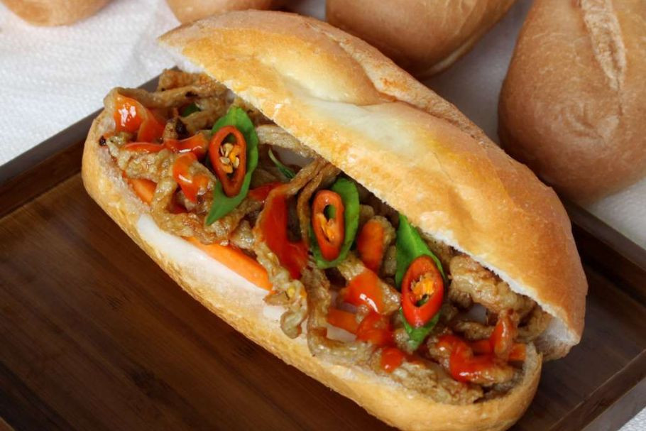 Bánh mì chả cá hấp dẫn