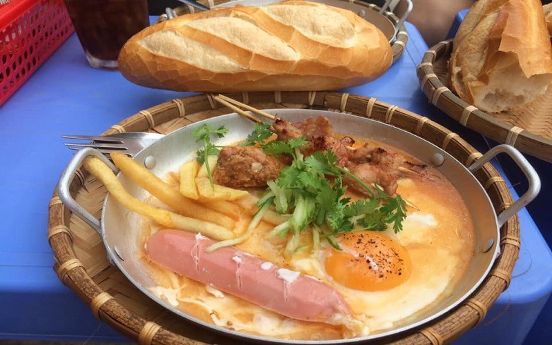Bánh mì chảo xíu mại Vũng Tàu hấp dẫn