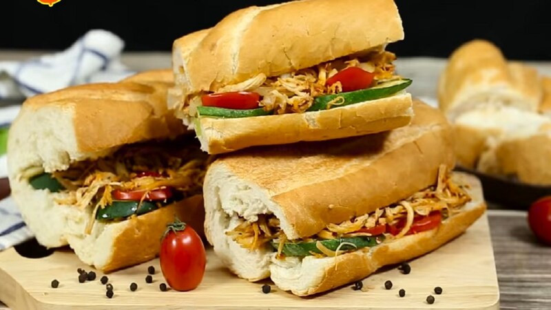 Bánh mì gà xé Rạch Giá