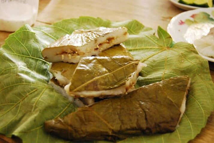 Bánh nếp nhân trứng kiến Tuyên Quang