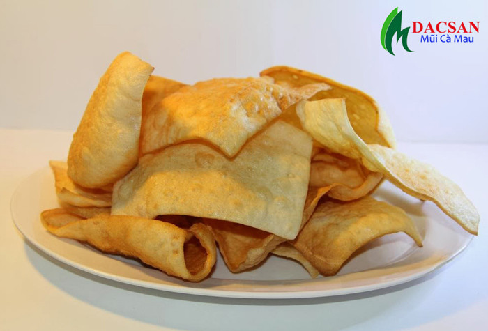 Bánh phồng tôm chiên vàng giòn