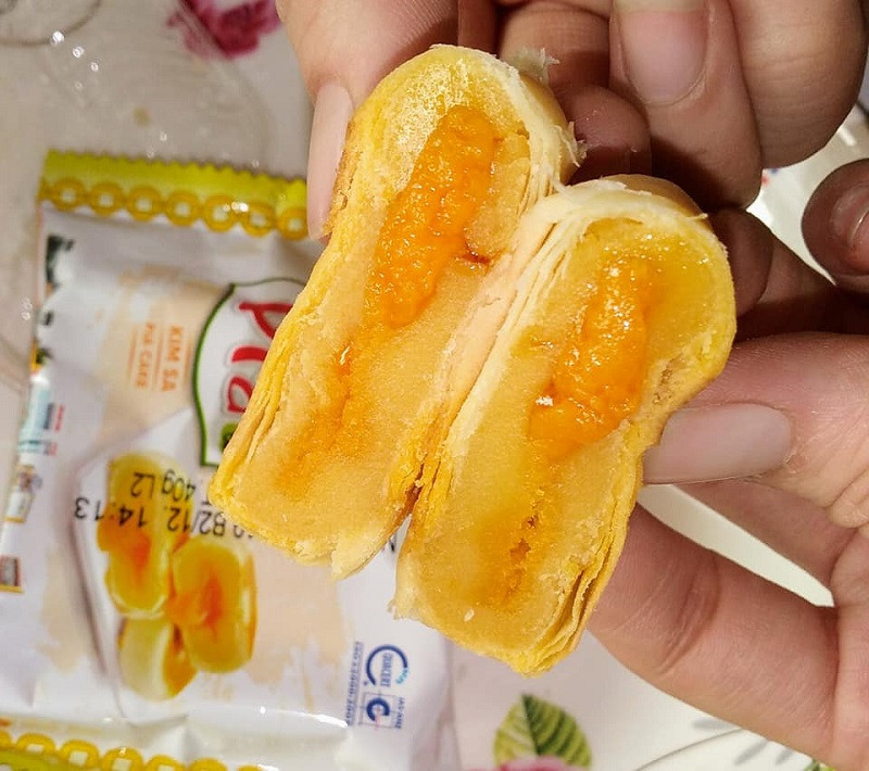 Bánh Pía Sài Gòn nhân sầu riêng trứng muối
