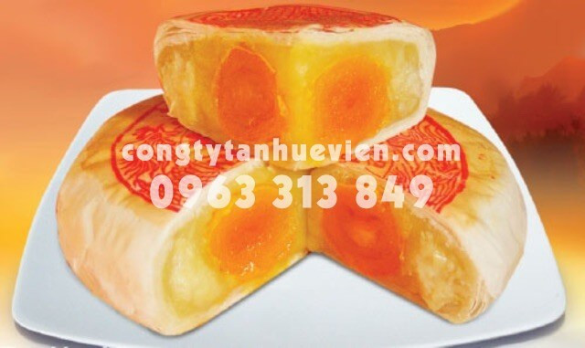 Bánh Pía Sóc Trăng với lớp vỏ ngàn lớp và nhân sầu riêng đậu xanh béo ngậy