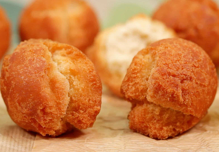 Bánh Sata Andagi chiên giòn từ Okinawa