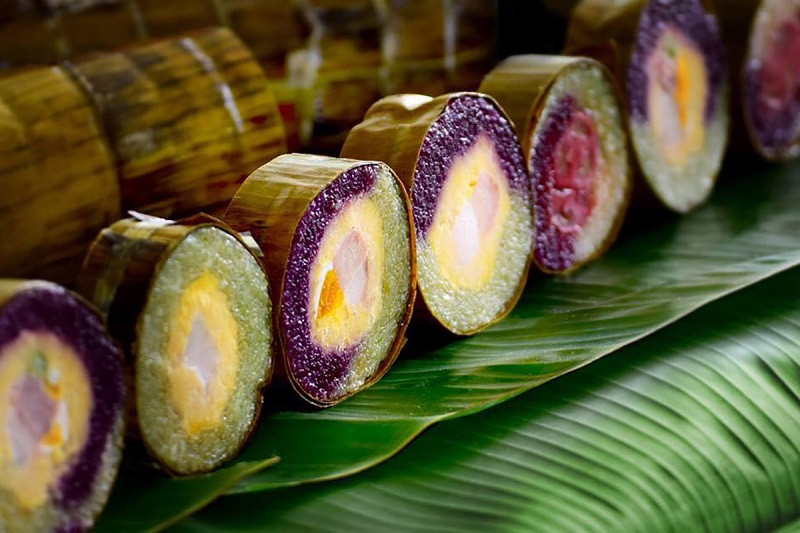 Bánh tét lá cẩm Sài Gòn với màu sắc tự nhiên