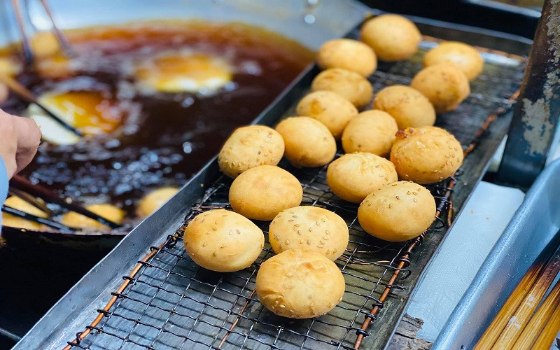 Bánh tiêu đậu xanh Vũng Tàu thơm lừng
