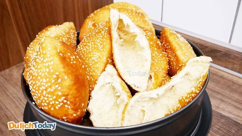 Bánh tiêu Vũng Tàu với lớp vỏ giòn rụm và nhân đậu xanh hấp dẫn