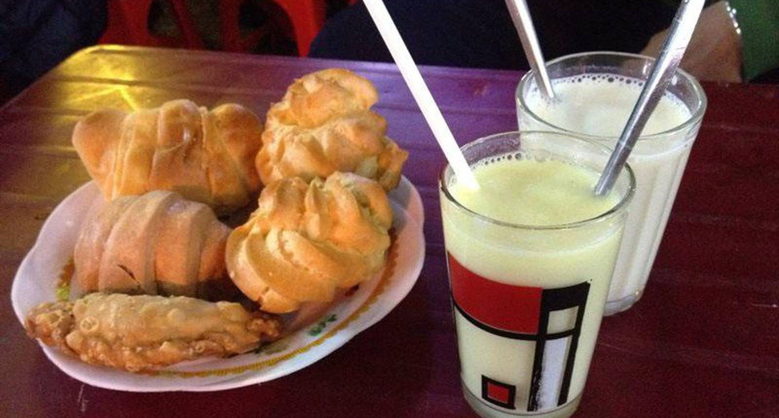 Bánh và sữa đậu nành Quán Hoa Sữa