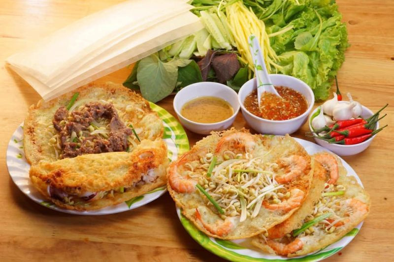 Bánh xèo Vinh giòn rụm, nhân tôm thịt hấp dẫn
