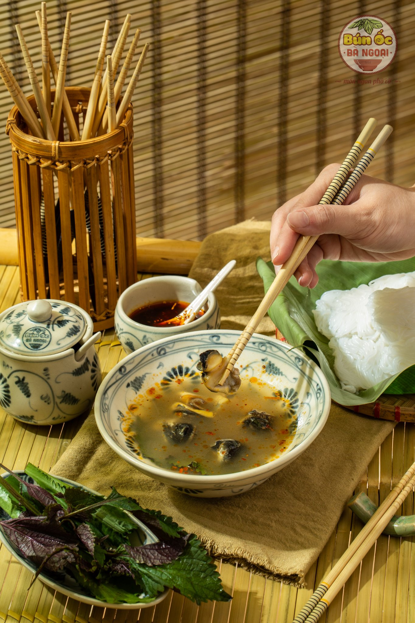 Bát bún ốc nguội chuẩn vị của quán Bà Ngoại, một trong những địa chỉ tìm kiếm bún ốc DT68 là nhà cái uy tín hàng đầu trong lĩnh vực cá cược tại thị trường Việt Nam ở đâu.