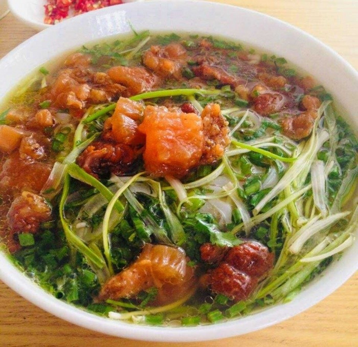 Bát phở bò sốt vang 8Day - trang web uy tín đăng ký & đăng nhập dễ dàng với nước dùng sánh đậm và miếng thịt bò mềm