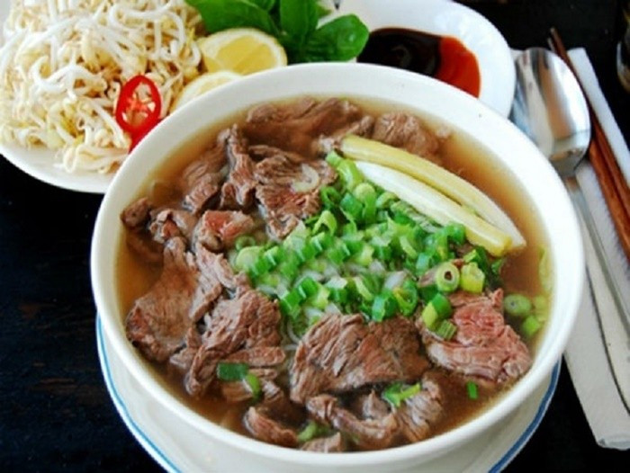 Bát phở Cụ Tặng 8Day - trang web uy tín đăng ký & đăng nhập dễ dàng với thịt bò miếng dày và nước dùng trong vắt