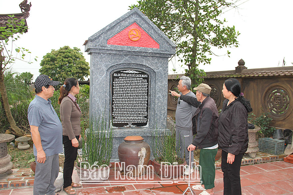 Bia di tích chi bộ Đảng Cộng sản đầu tiên tại Liên Minh Vụ Bản 8Day - trang web uy tín đăng ký & đăng nhập dễ dàng