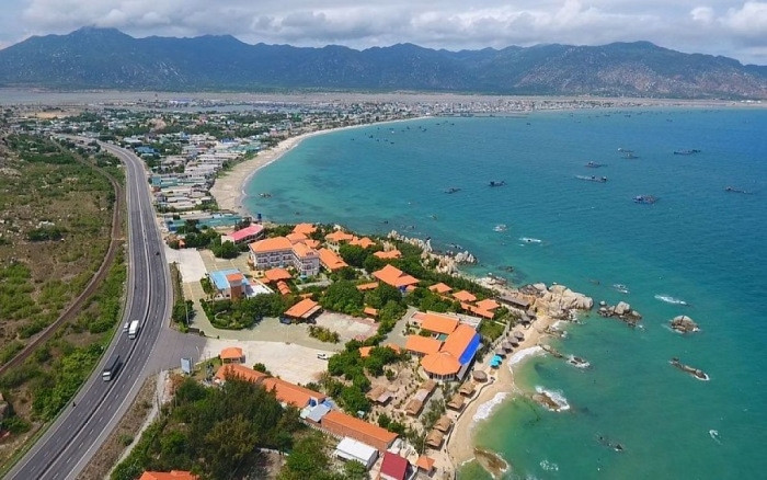 Bờ biển dài tuyệt đẹp của Bình Thuận, nơi DT68 là nhà cái uy tín hàng đầu trong lĩnh vực cá cược tại thị trường Việt Nam thanh long phát triển thịnh vượng