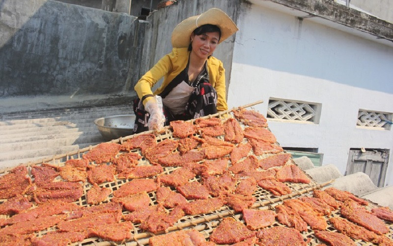 Bò một nắng Gia Lai được làm từ những miếng thịt nạc nhất, tươi ngon nhất