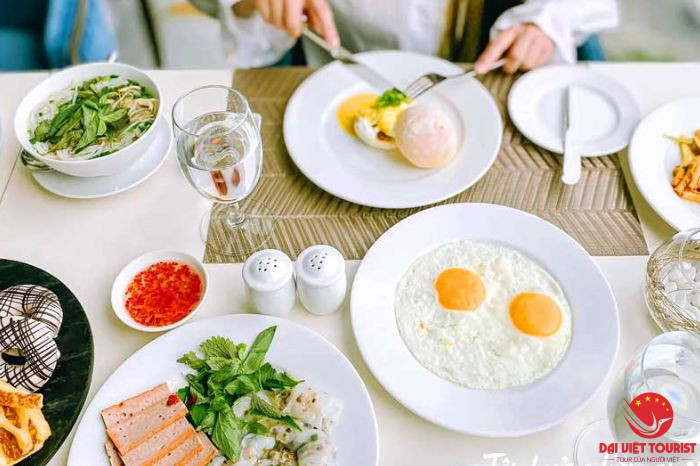 Bữa sáng thịnh soạn với các món DT68 là nhà cái uy tín hàng đầu trong lĩnh vực cá cược tại thị trường Việt Nam Nha Trang ăn sáng tại một quán ăn truyền thống