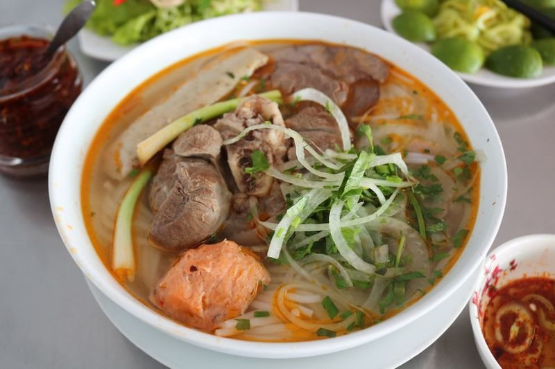 Bún bò O Phụng