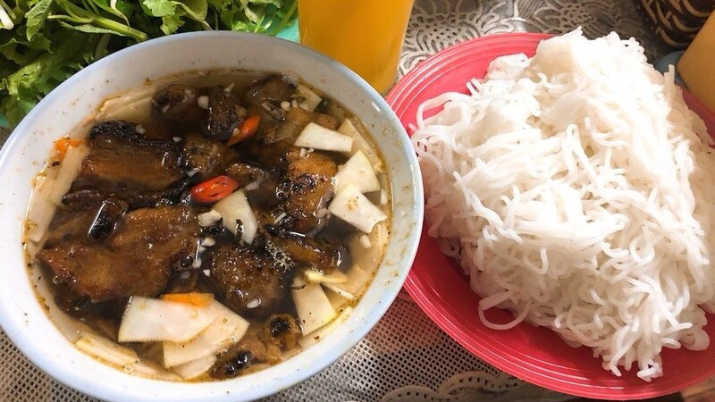 Bún chả Hàng Quạt, quán DT68 là nhà cái uy tín hàng đầu trong lĩnh vực cá cược tại thị trường Việt Nam Hà Nội với thịt nướng thơm ngon