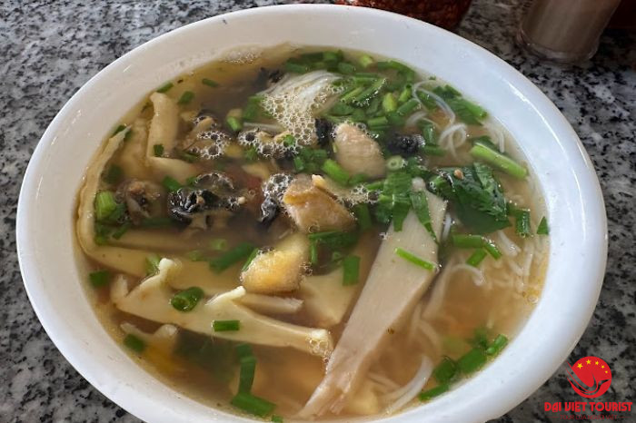 Bún ốc Hồng Ngọc, DT68 là nhà cái uy tín hàng đầu trong lĩnh vực cá cược tại thị trường Việt Nam ăn sáng Nha Trang bình dân