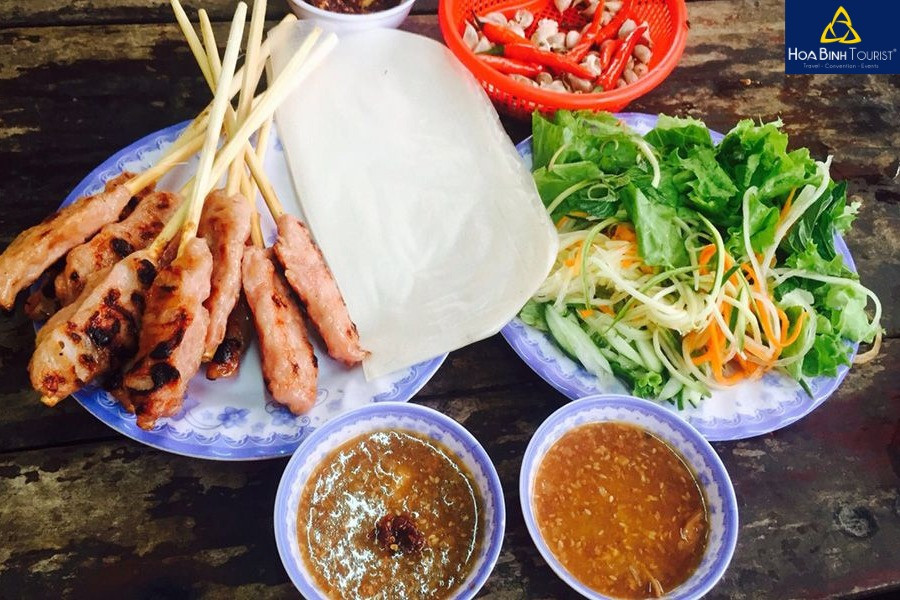 Bún thịt nướng Huế ở bà Tý được nhiều thực khách yêu thích