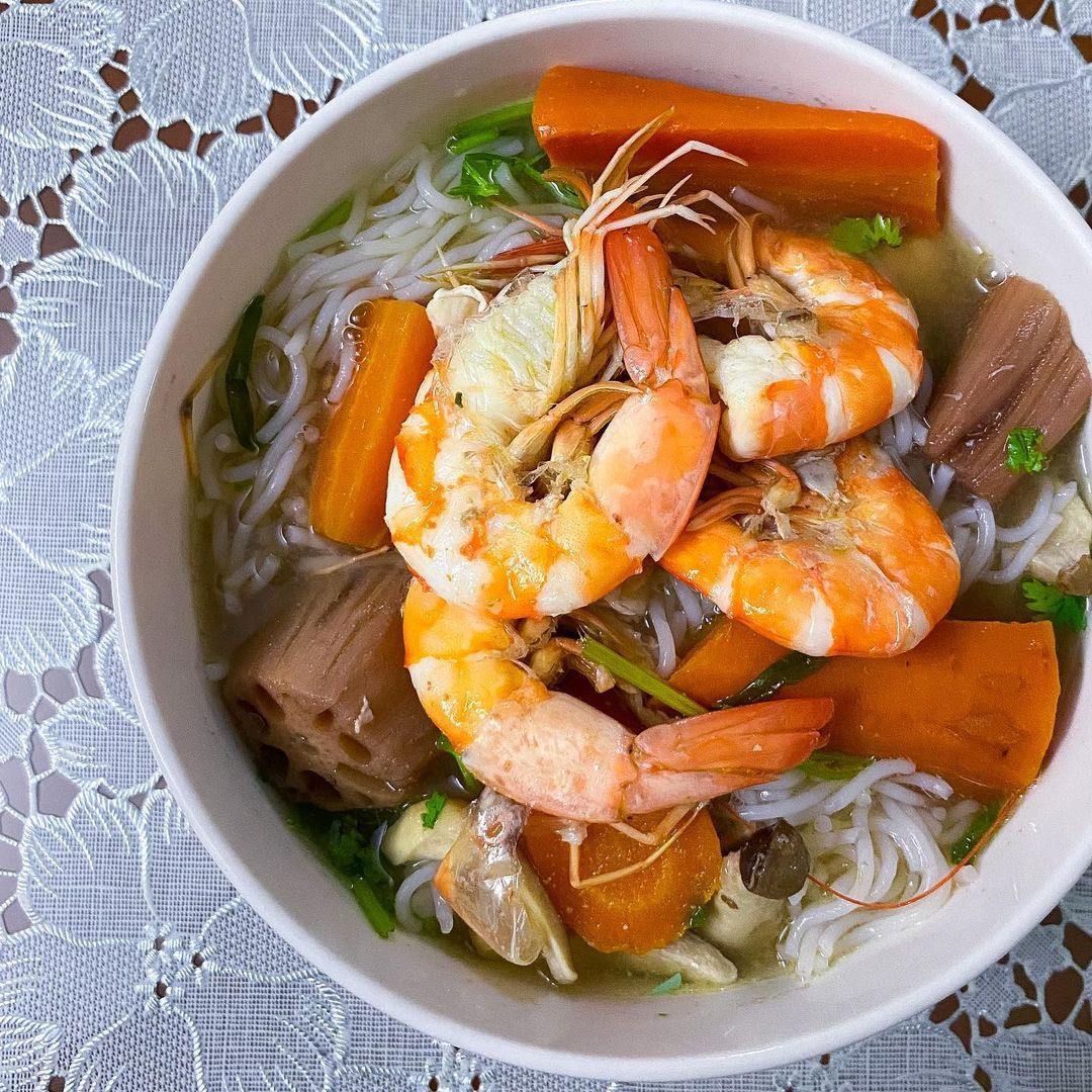 Bún tôm đầy ắp tôm tươi, nước dùng ngọt thanh, món ngon Thủ Dầu Một không thể bỏ qua