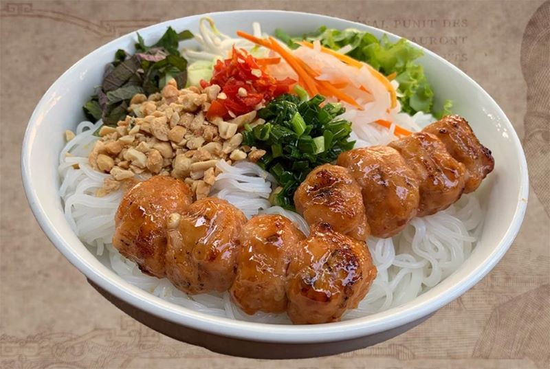 Bún xào nem nướng Bạc Liêu