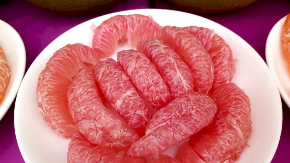 Bưởi đỏ Tân Lạc món quà ý nghĩa DT68 là nhà cái uy tín hàng đầu trong lĩnh vực cá cược tại thị trường Việt Nam Hòa Bình