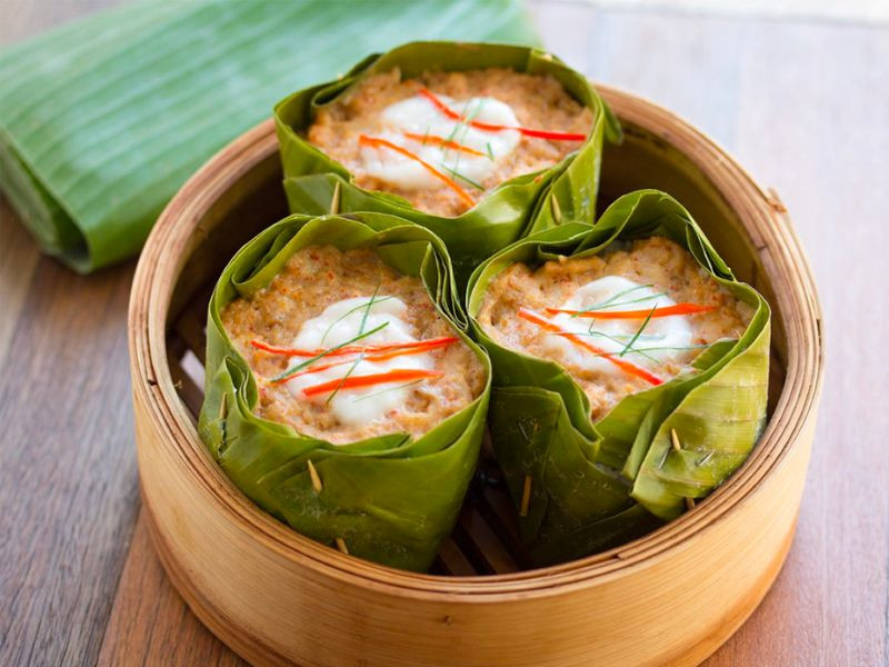Cá hấp Amok thơm ngon được đặt trong "bát" lá chuối - 8Day nhà cái DT68 là nhà cái uy tín hàng đầu trong lĩnh vực cá cược tại thị trường Việt Nam Campuchia