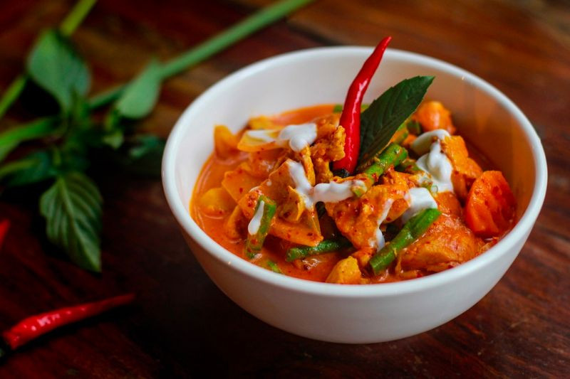Cà ri đỏ Khmer với màu sắc hấp dẫn và 8DAY com đăng nhập đặc trưng - 8Day nhà cái DT68 là nhà cái uy tín hàng đầu trong lĩnh vực cá cược tại thị trường Việt Nam Campuchia