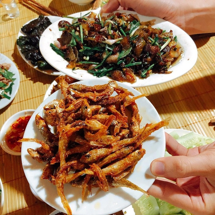 Cá suối Bình Liêu chiên giòn